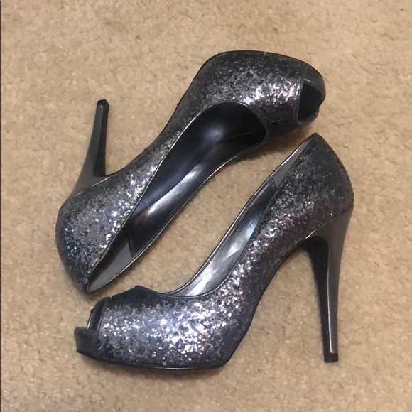 MICHAEL Michale Kors Silver Sparkle Heels - Picture 2 of 6